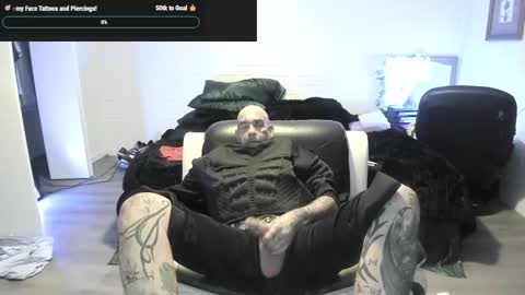 Snapshot of bigdickpiercedtattoos chatting on October 15, 6:13 am bigdickpiercedtattoos online show from October 15, 6:13 am