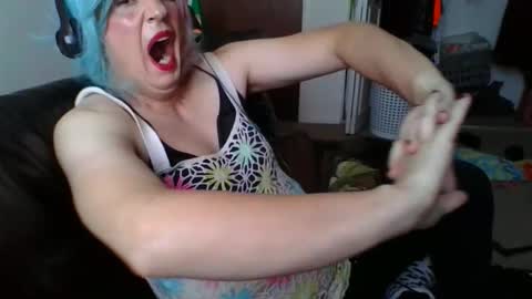 Snapshot of bigdogmattiets chatting on November 23, 5:24 pm Madelyn online show from November 23, 5:24 pm