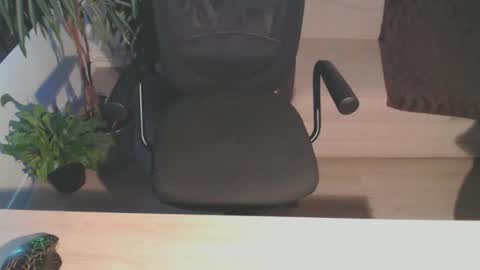 Snapshot of bigdutchenergy chatting on December 16, 1:27 pm BigDutchEnergy online show from December 16, 1:27 pm