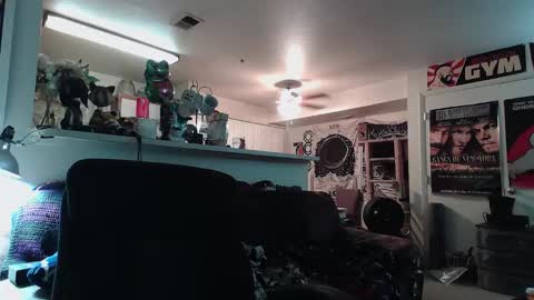 biggerisbetter21 online show from March 2, 7:37 am