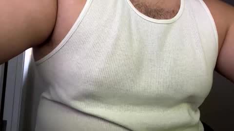 Snapshot of biggerthanasnicker chatting on March 4, 11:32 pm biggerthanasnicker online show from March 4, 11:32 pm