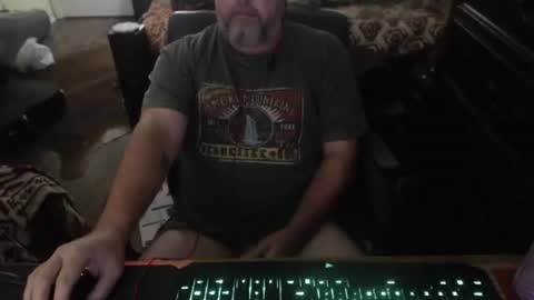 bighugmugg online show from November 17, 10:04 pm