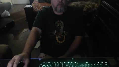 bighugmugg online show from November 21, 12:15 pm