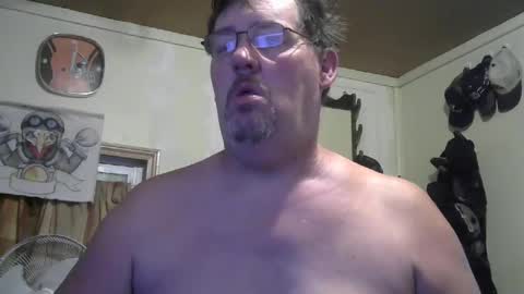 Snapshot of bigjohn41000 chatting on October 6, 9:51 am bigjohn41000 online show from October 6, 9:51 am