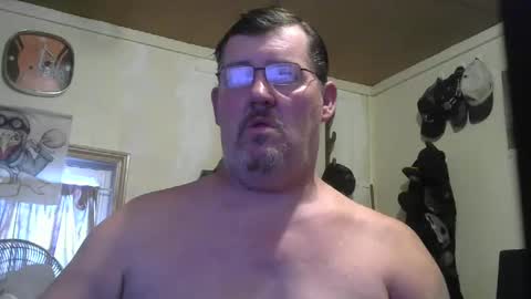 Snapshot of bigjohn41000 chatting on October 9, 9:46 pm bigjohn41000 online show from October 9, 9:46 pm