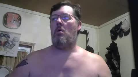 Snapshot of bigjohn41000 chatting on November 17, 10:21 am bigjohn41000 online show from November 17, 10:21 am