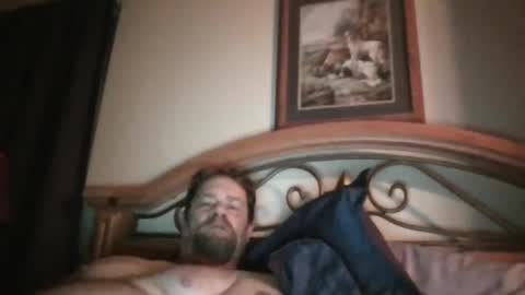 Snapshot of bigload1972 chatting on December 18, 5:04 am bigload1972 online show from December 18, 5:04 am