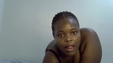 Snapshot of bigmama807715 chatting on February 28, 9:32 am bigmama807715 online show from February 28, 9:32 am