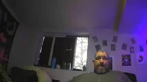 bigman42of0rlife online show from October 10, 11:37 pm