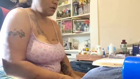 the Mini mami online show from February 15, 9:26 pm