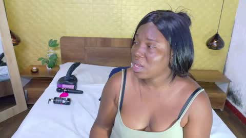 bigroundbooty_ online show from April 16, 8:31 pm