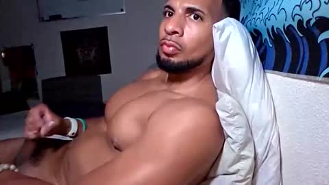 bigswoletroll online show from March 25, 9:48 am