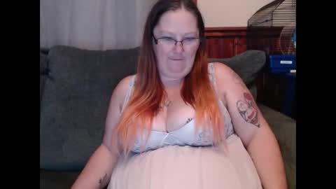 Snapshot of bigtitsgirl9991 chatting on October 15, 1:28 am Kim online show from October 15, 1:28 am