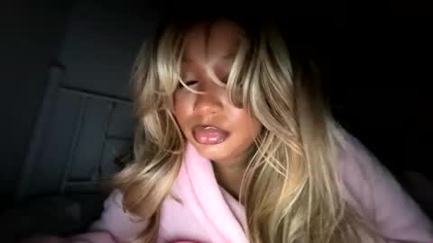 bigtittienyx online show from November 20, 8:03 am