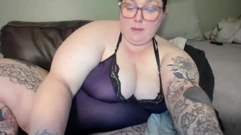 Snapshot of bigtittybbw chatting on January 5, 12:52 am bigtittybbw online show from January 5, 12:52 am