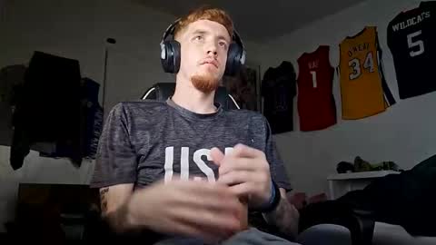 Snapshot of bigwhited2115 chatting on October 25, 12:29 am Onlyfans redheadedwhitedick online show from October 25, 12:29 am