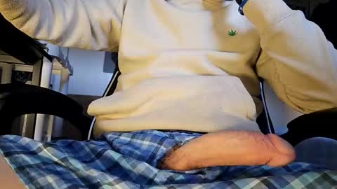 Snapshot of bigwhited2115 chatting on November 14, 11:13 pm Onlyfans redheadedwhitedick online show from November 14, 11:13 pm