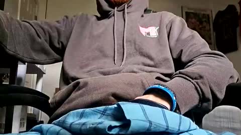 Snapshot of bigwhited2115 chatting on November 17, 10:04 pm Onlyfans redheadedwhitedick online show from November 17, 10:04 pm