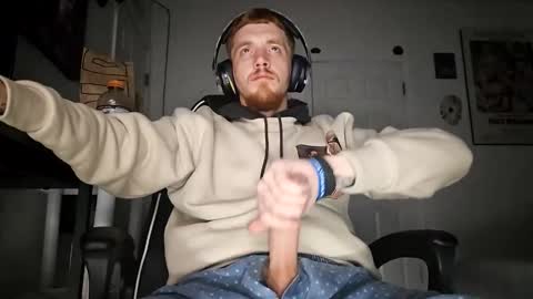 Snapshot of bigwhited2115 chatting on November 25, 7:19 am Onlyfans redheadedwhitedick online show from November 25, 7:19 am