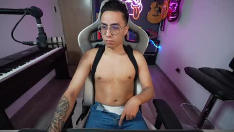 Snapshot of bigxboy96 chatting on February 1, 3:30 am bigxboy96 online show from February 1, 3:30 am