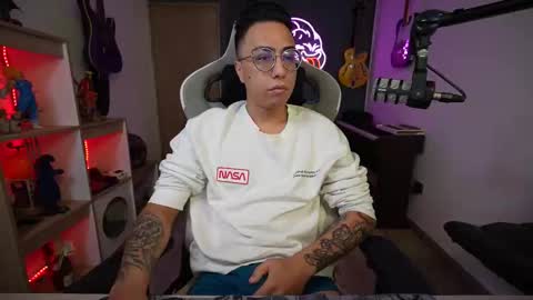 Snapshot of bigxboy96 chatting on October 19, 10:38 am bigxboy96 online show from October 19, 10:38 am