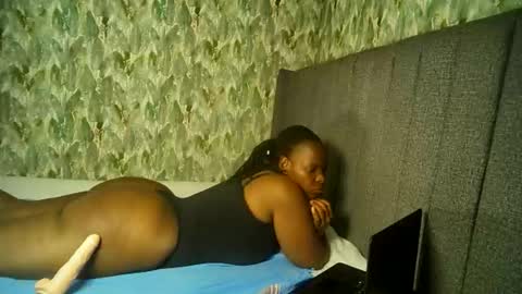 Snapshot of bigyybigy chatting on February 25, 2:27 pm bigyybigy online show from February 25, 2:27 pm