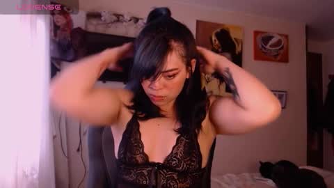 Snapshot of biigbooty_ chatting on November 6, 2:51 pm biigbooty_ online show from November 6, 2:51 pm