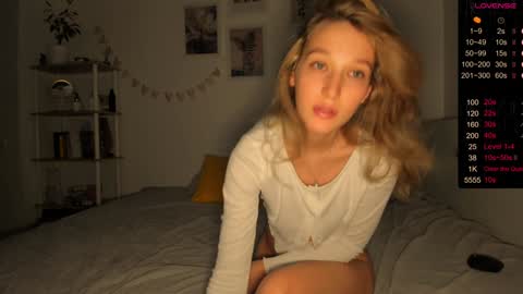 Snapshot of billy_full chatting on January 26, 9:40 pm Billy and Lisahelp us to reach 100 likes online show from January 26, 9:40 pm