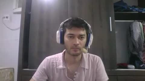 Snapshot of binhodm1 chatting on January 11, 2:20 am binhodm1 online show from January 11, 2:20 am