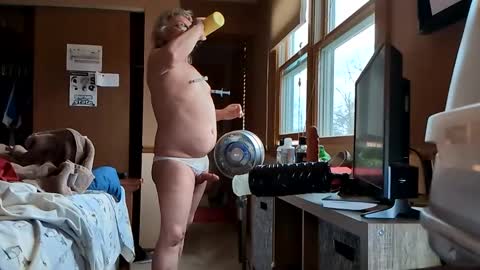 Snapshot of biroserg22 chatting on February 26, 5:39 pm Huh online show from February 26, 5:39 pm