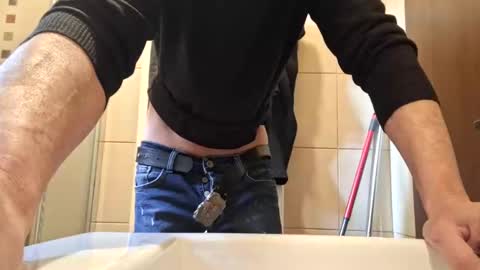 Snapshot of bisexdadd chatting on January 23, 8:46 am bisexdadd online show from January 23, 8:46 am