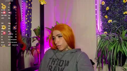 Snapshot of bitch_capelli chatting on September 27, 4:17 am .. .. online show from September 27, 4:17 am