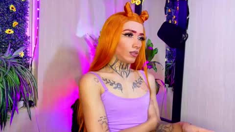 Snapshot of bitch_capelli chatting on October 6, 1:36 am .. .. online show from October 6, 1:36 am
