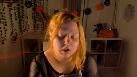 Snapshot of bitchofsun chatting on October 26, 4:46 pm Nana online show from October 26, 4:46 pm