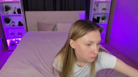 Julia online show from February 10, 3:03 am