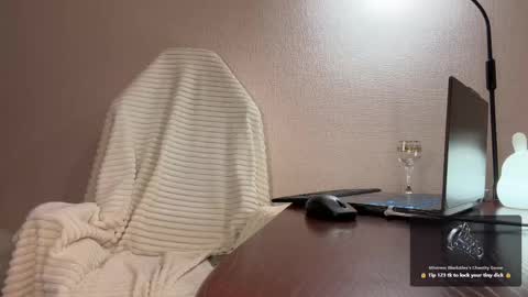 Alexandra online show from April 18, 7:07 pm