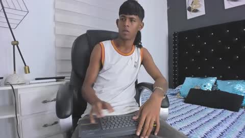 Snapshot of black_boy_22cm chatting on March 9, 1:46 am boy online show from March 9, 1:46 am