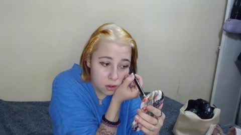 Snapshot of black_catlove chatting on December 17, 5:24 am Black CatLove online show from December 17, 5:24 am