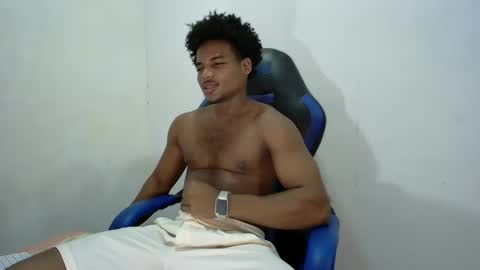 Snapshot of black_dicck chatting on September 26, 2:59 am tu morenito online show from September 26, 2:59 am