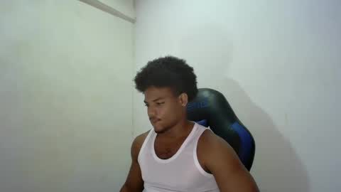 Snapshot of black_dicck chatting on September 30, 3:06 pm tu morenito online show from September 30, 3:06 pm