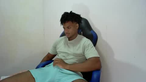 Snapshot of black_dicck chatting on October 3, 4:04 pm tu morenito online show from October 3, 4:04 pm