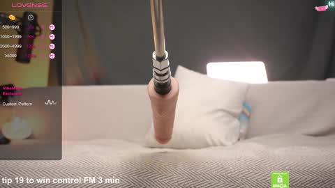 Snapshot of black_n_wh1te chatting on December 22, 12:17 am black_n_wh1te online show from December 22, 12:17 am