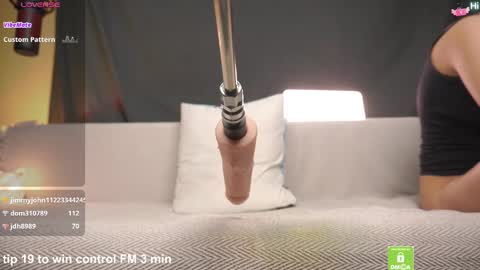 Snapshot of black_n_wh1te chatting on February 15, 2:04 am black_n_wh1te online show from February 15, 2:04 am