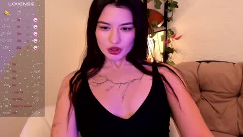 Snapshot of black_pant3r chatting on December 5, 2:42 am Mon Mon online show from December 5, 2:42 am