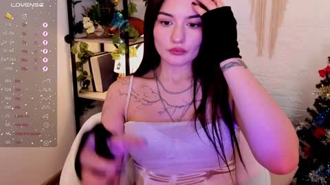 Snapshot of black_pant3r chatting on December 22, 6:17 am Mon Mon online show from December 22, 6:17 am