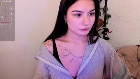 Snapshot of black_pant3r chatting on January 4, 8:28 am Mon Mon online show from January 4, 8:28 am