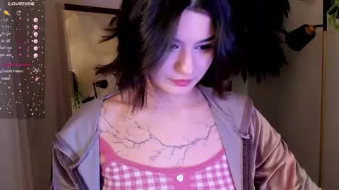 Snapshot of black_pant3r chatting on February 8, 8:20 am Mon Mon online show from February 8, 8:20 am