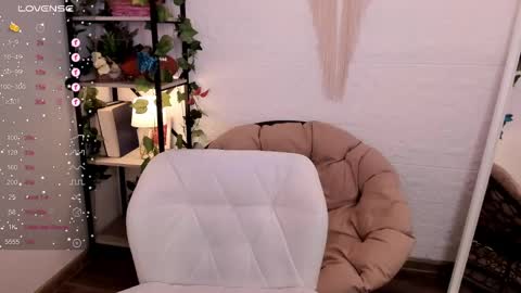 Snapshot of black_pant3r chatting on February 12, 5:37 am Mon Mon online show from February 12, 5:37 am