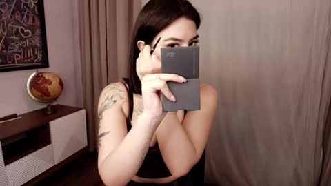 Snapshot of black_pant3r chatting on October 2, 2:40 am Mon Mon online show from October 2, 2:40 am