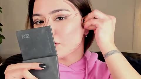 Snapshot of black_pant3r chatting on January 16, 2:48 am Mon Mon online show from January 16, 2:48 am